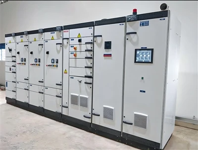 Anwendung von Hochleistungssteckverbindern auf SPS-Panels