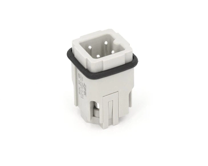 Robuster Stecker der Slim-Serie mit 3-poligem Stecker
